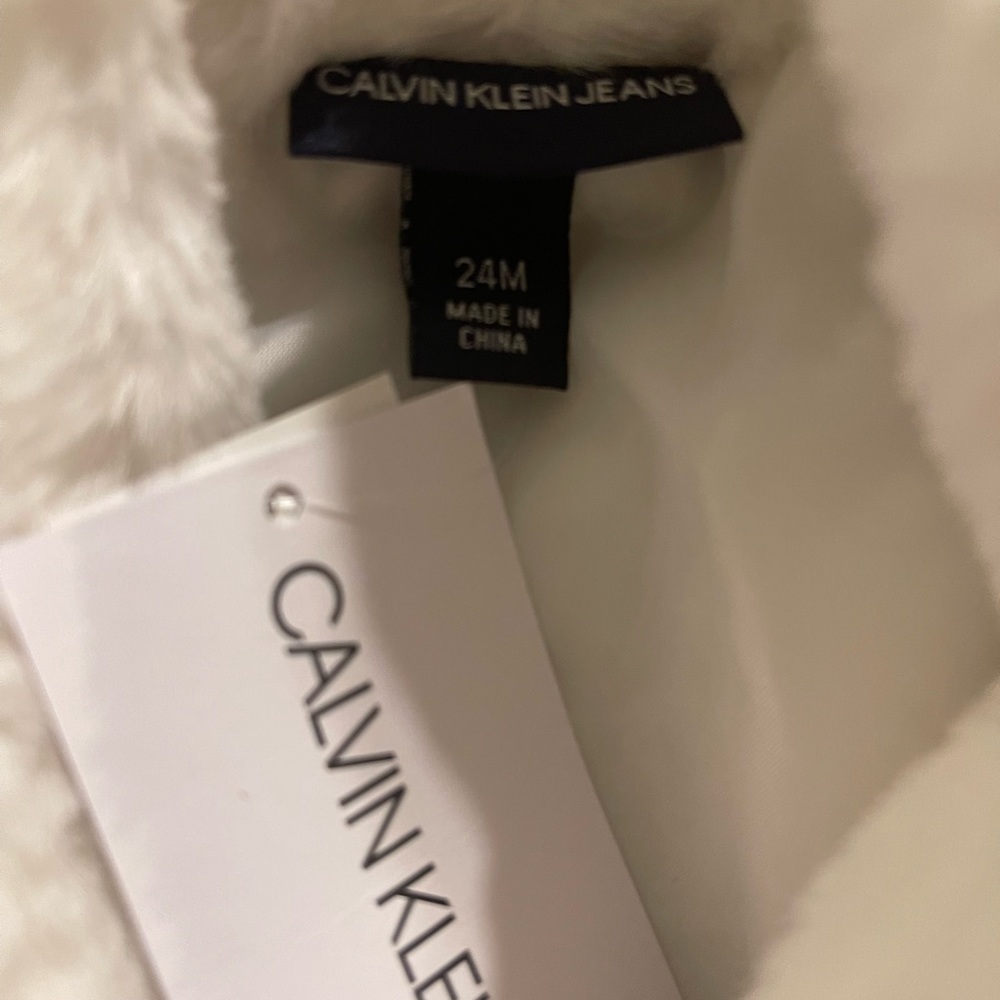 Calvin Klein Jeans Adorable White Faux Vest Girls 24 mo. - Picture 3 of 4